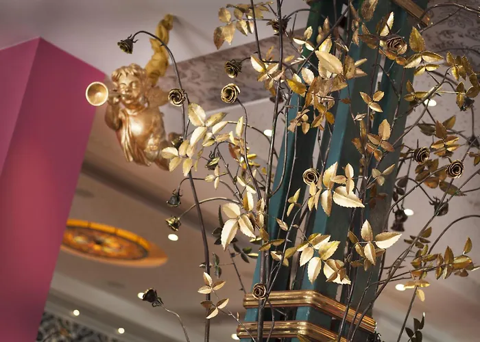 Dorsia Hotel & Restaurant
