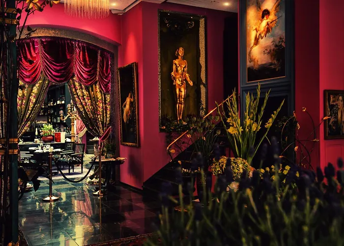 Dorsia Hotel & Restaurant