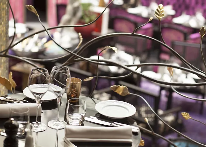 Dorsia Hotel & Restaurant